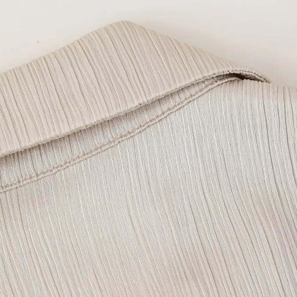 Traje elegante y arrugado™