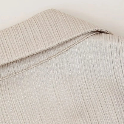 Traje elegante y arrugado™