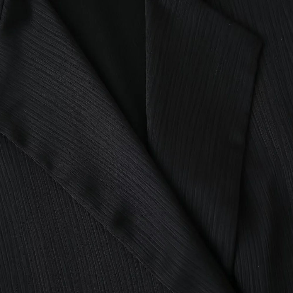 Traje elegante y arrugado™