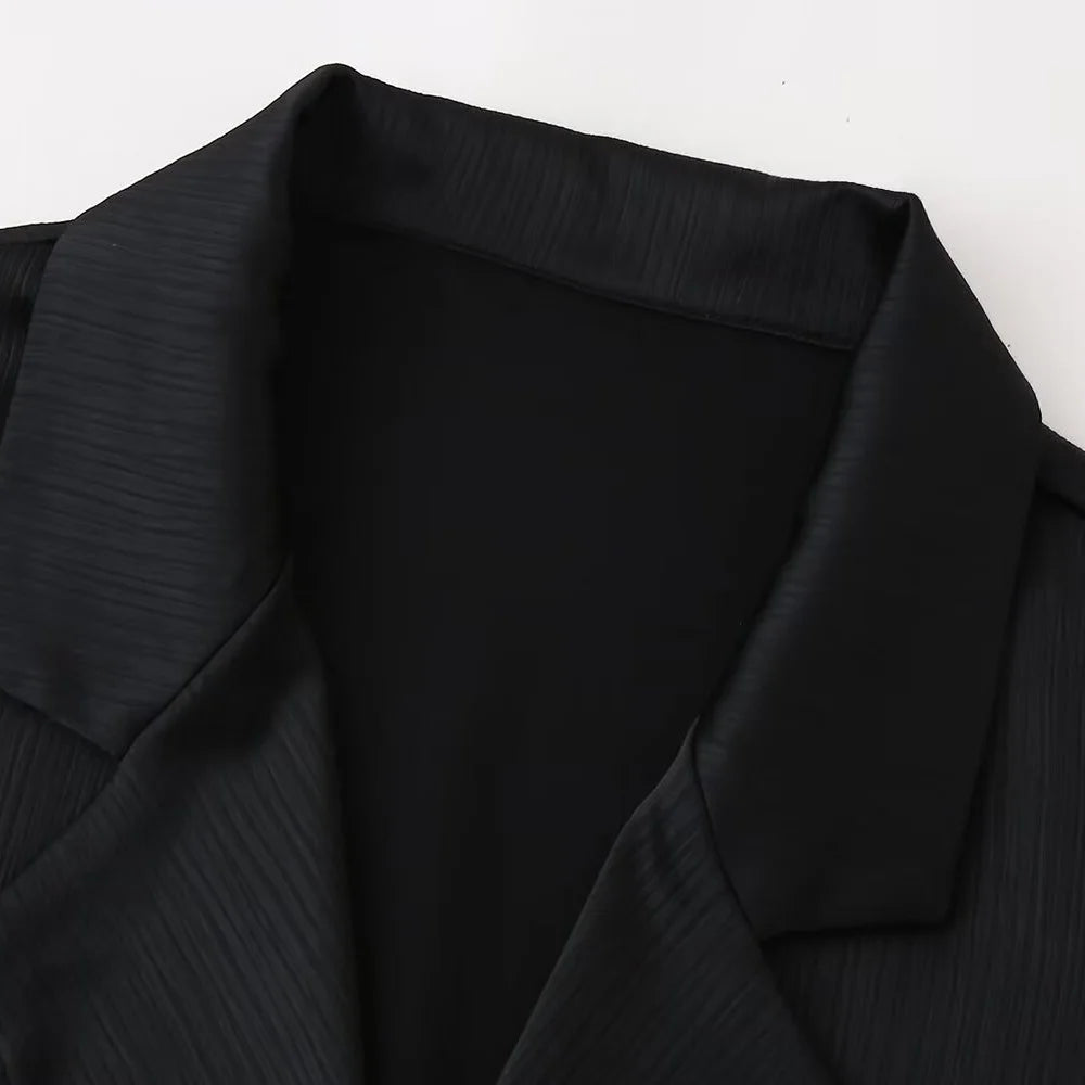 Traje elegante y arrugado™